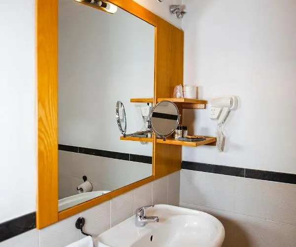 Отель Lh Andreotti