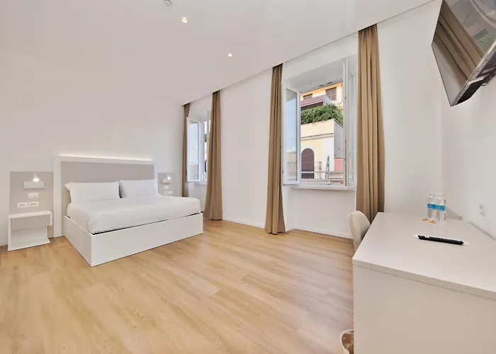 Отель Lh Andreotti 3*